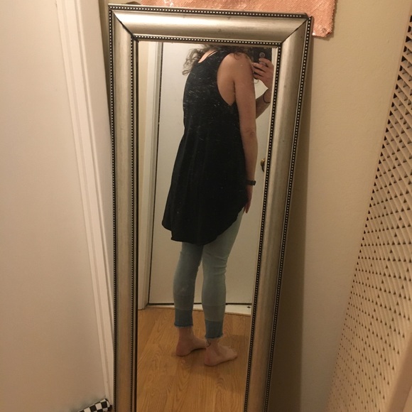 Geometric High Low Flowy Top - Picture 4 of 7